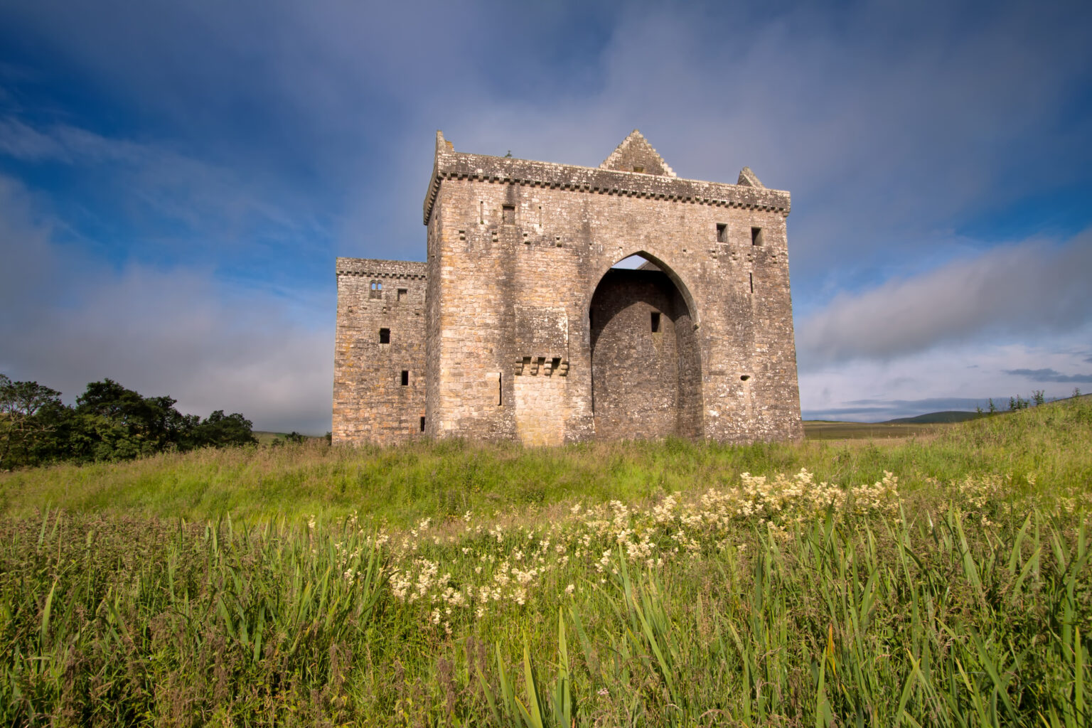 A partially ruined but still formidable looking stronghold built by the Douglas family around 1360 and with historic connections to Mary Queen of Scots.
